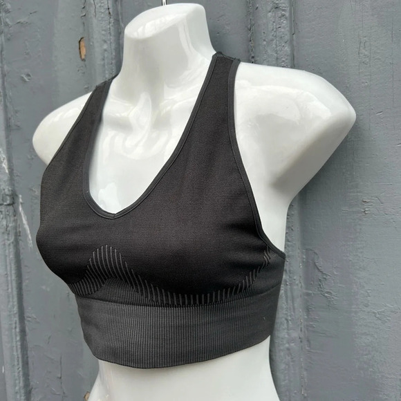 Good American Essential Core Seamless Strappy Sports Bra,  size “2” (M) - Picture 7 of 8